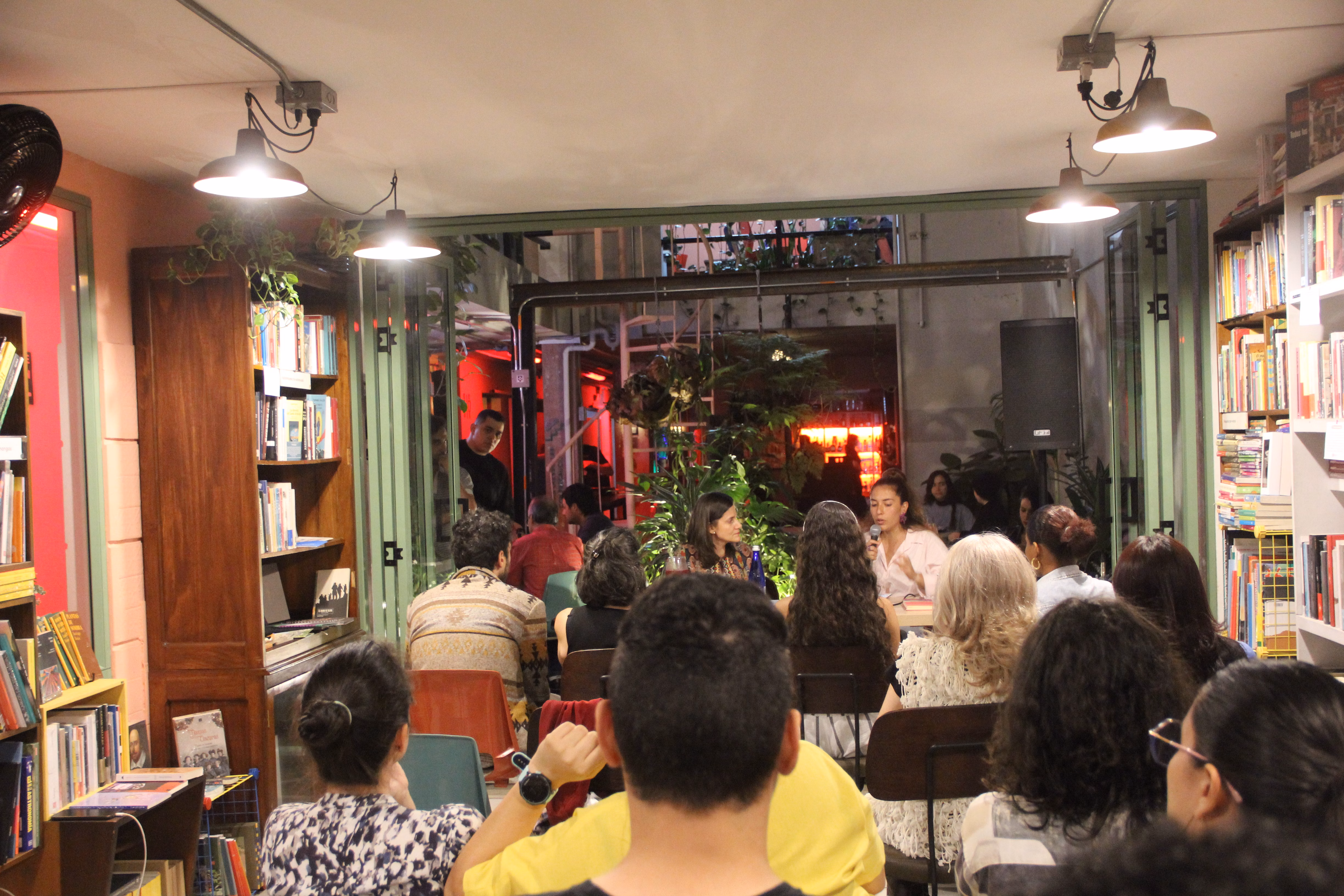 Conversaciones entre comunidades